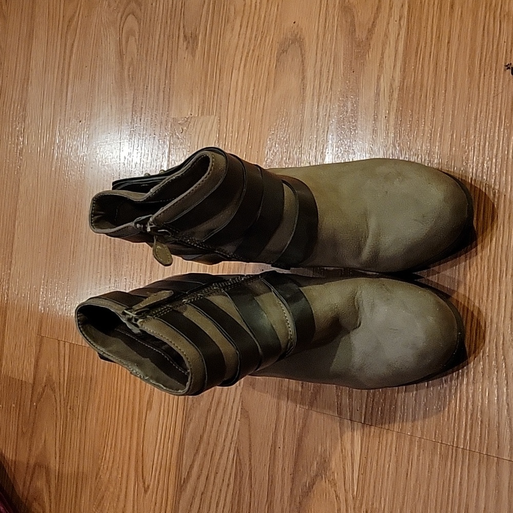 Madden Girl Adorable Booties size 7M
